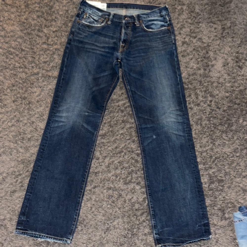 Abercrombie & Fitch size 32x34 button fly   HORTON classic straight jean.